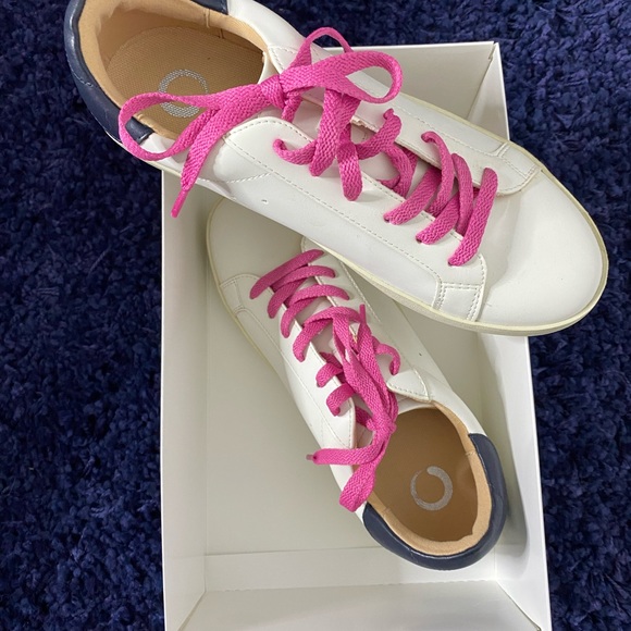 Brand new sneakers. - Picture 6 of 8